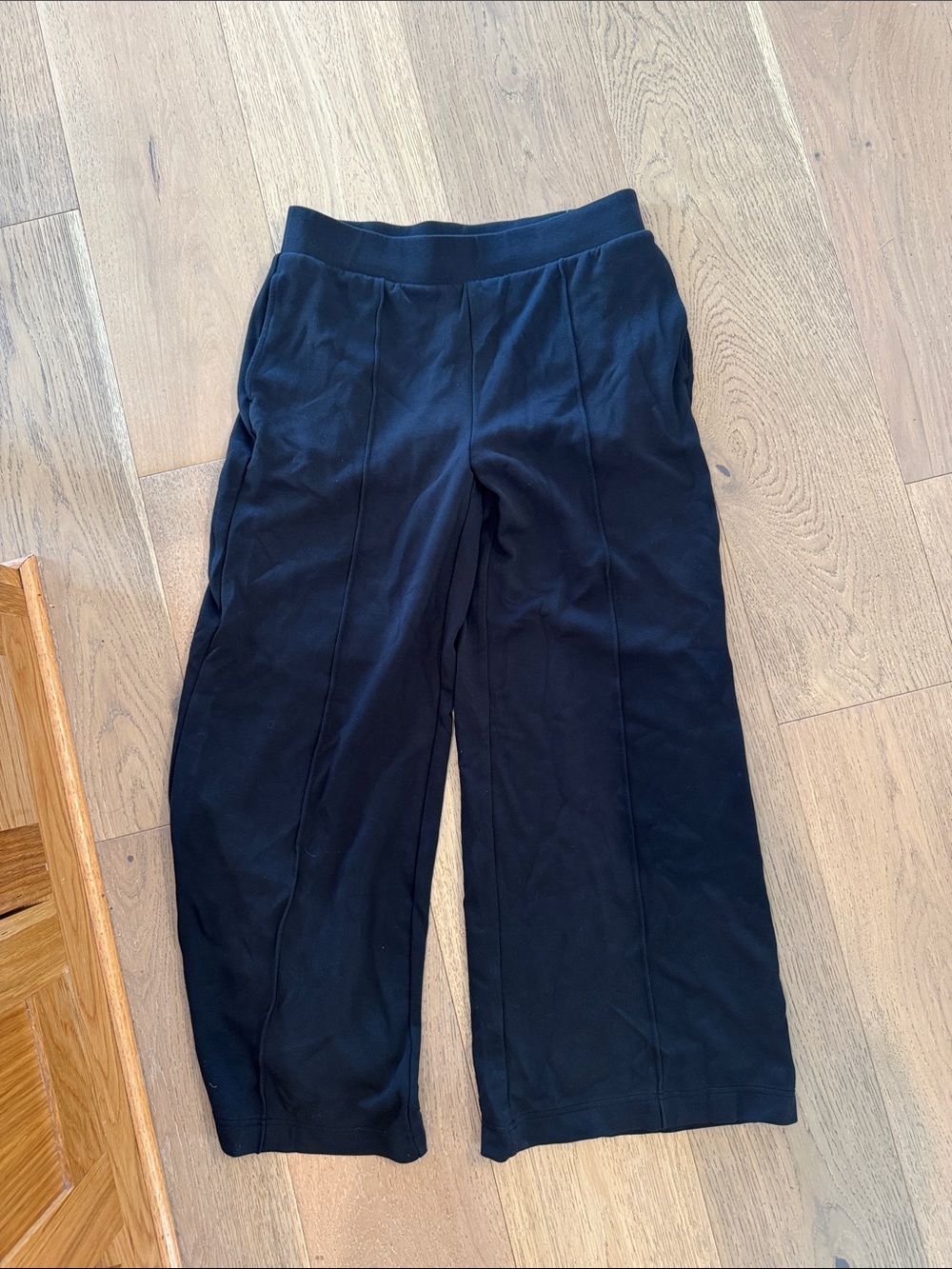 Classic Wide-Leg Black Women's sweatpant